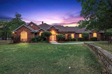 There are homes that impress, and then there are homes that - photo 6