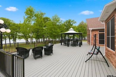 There are homes that impress, and then there are homes that - photo 8