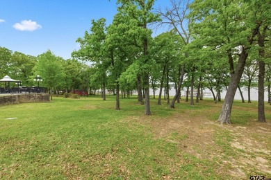 There are homes that impress, and then there are homes that - photo 10