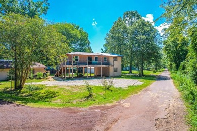 Lake Sam Rayburn  Home For Sale in Zavalla Texas