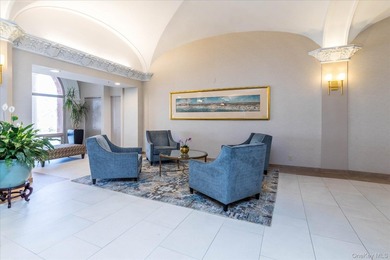 Beautifully updated first-floor two-bedroom two-bath Gated condo - photo 13