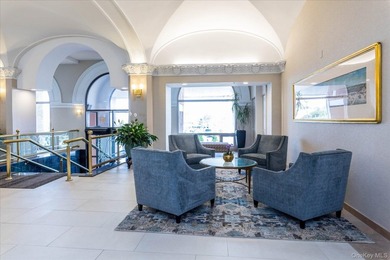 Beautifully updated first-floor two-bedroom two-bath Gated condo - photo 14