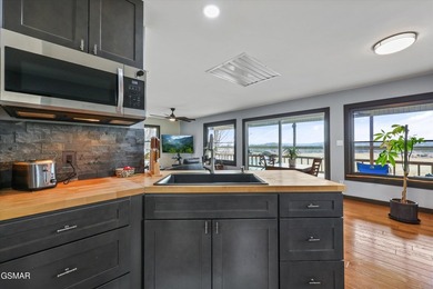 Priced to Sell! Motivated Seller! Private 2.8 ac lakefront - photo 15
