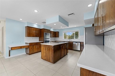 Welcome to this spacious and beautifully maintained 3-bedroom, 3 - photo 15