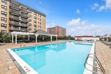 Beautifully updated first-floor two-bedroom two-bath Gated condo - photo 20