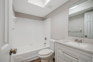 New Roof!! Welcome to this cozy and well-maintained 2-bedroom - photo 25