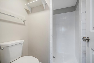 New Roof!! Welcome to this cozy and well-maintained 2-bedroom - photo 26