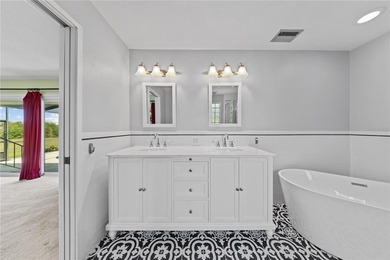 Welcome to this spacious and beautifully maintained 3-bedroom, 3 - photo 30
