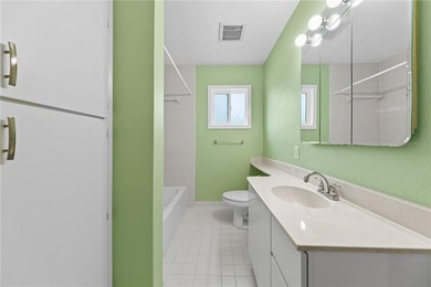 Welcome to this spacious and beautifully maintained 3-bedroom, 3 - photo 43