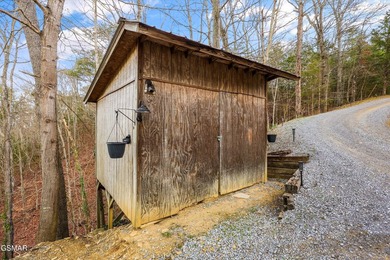 Priced to Sell! Motivated Seller! Private 2.8 ac lakefront - photo 45