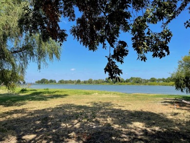 Don't miss this one!  Spacious RV lot in beautiful Peninsula - Lake Lot For Sale in Kerens, Texas