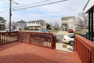 Short Sale Opportunity awaits! This 1,432 sq. ft. semi-detached - photo 3