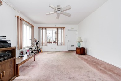 Short Sale Opportunity awaits! This 1,432 sq. ft. semi-detached - photo 8
