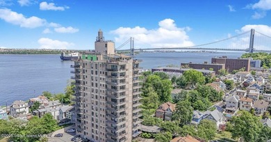 (private lake, pond, coastal) Condo For Sale in Staten Island New York