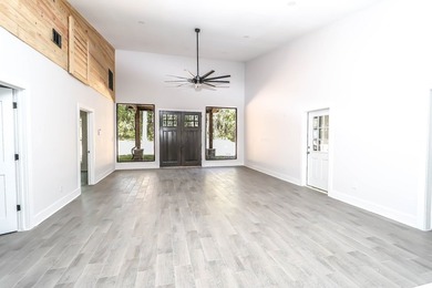 PRIVACY, CONVENIENCE AND CLASS - ALL IN ONE SPOT! Welcome to - photo 7