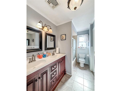 Welcome to this beautifully maintained, bright, and fully - photo 15