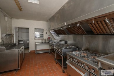 Located at 267 West Robertson Street in the heart of San - photo 20