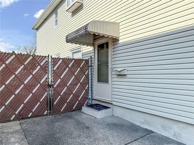 Welcome to this beautifully maintained, bright, and fully - photo 22