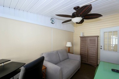 This darling little hidden community, just 1.5 miles away from - photo 22