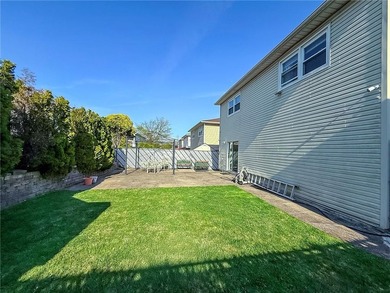 Welcome to this beautifully maintained, bright, and fully - photo 30