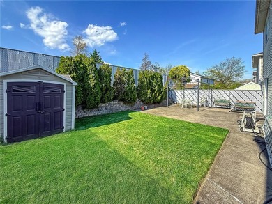 Welcome to this beautifully maintained, bright, and fully - photo 31