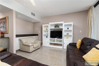 Experience coastal living at Sunchase IV in this spacious - photo 3