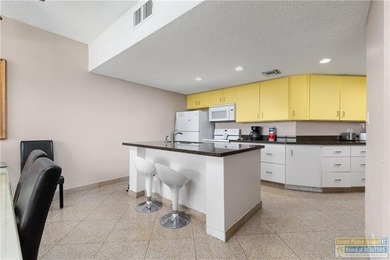Experience coastal living at Sunchase IV in this spacious - photo 5