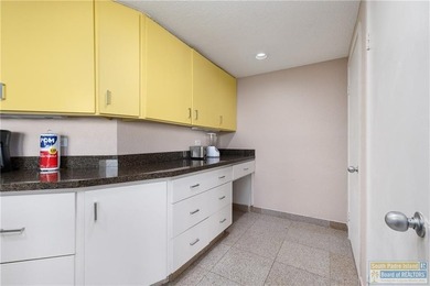 Experience coastal living at Sunchase IV in this spacious - photo 6