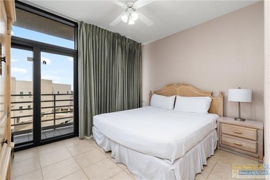 Experience coastal living at Sunchase IV in this spacious - photo 8