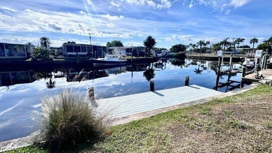 Caloosahatchee River Home For Sale in North Fort Myers Florida
