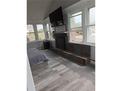 Nestled in a desirable Warwick neighborhood steps to Winslow - photo 10