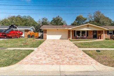 You will fall in love with this well-maintained home in Kenwood - photo 1