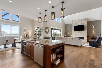 Lakeside luxury meets self sustaining lifestyle! Enjoy luxury - photo 12