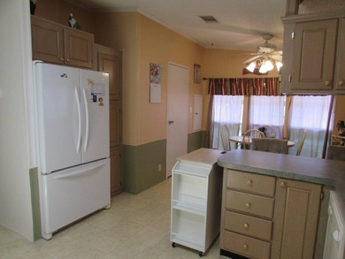 Furnished two bed two bath with rear deck on the pond . Extra - photo 14