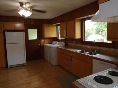 Discover the perfect blend of space, utility, and tranquility in - photo 15