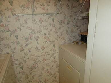 Furnished two bed two bath with rear deck on the pond . Extra - photo 24