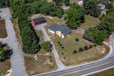 Beautiful refurbed home. Great location only 3 miles to Yankee - photo 50