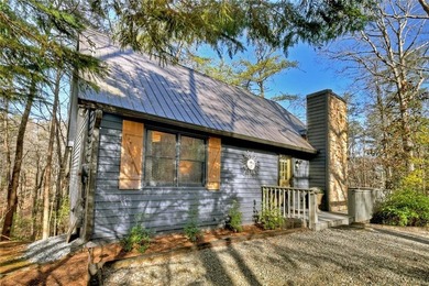 This retreat is the perfect mountain getaway. This remodeled - photo 1