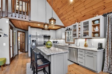 This retreat is the perfect mountain getaway. This remodeled - photo 8