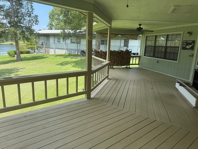 WATERFRONT home on the S. end of Toledo Bend Lake? W/ gentle - photo 6