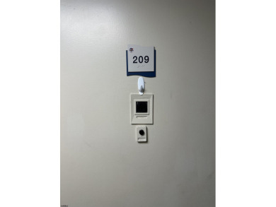 Well Kept 1 Bedroom, 1 Bathroom 2nd floor condo in a Beachfront