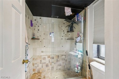 Welcome to this beautifully designed two-story townhouse - photo 22