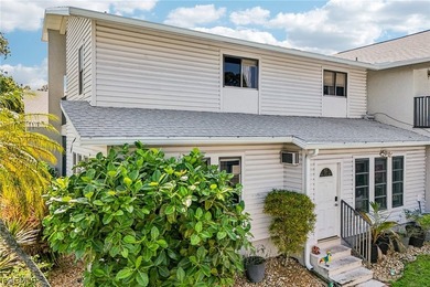 Welcome to this beautifully designed two-story townhouse - photo 33