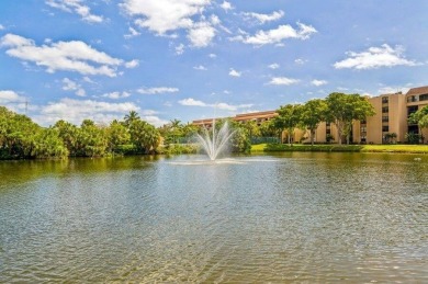 Lake Condo For Sale in Delray Beach, Florida