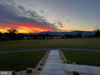 PANORAMIC BLUE RIDGE VIEWS - Experience refined country living - photo 6