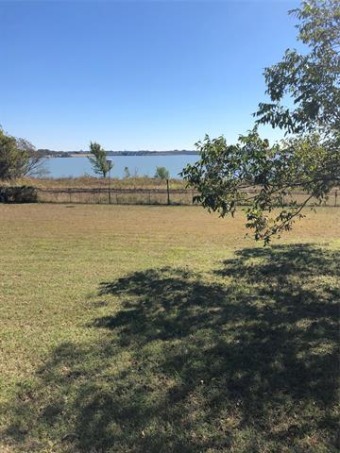 Lake Navarro Mills Home Sale Pending in Purdon Texas