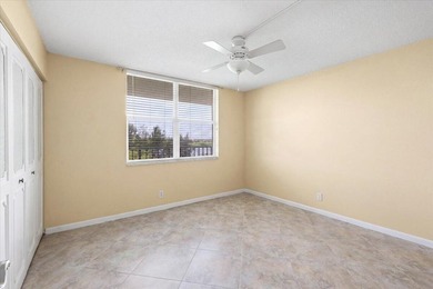 Welcome to your dream penthouse condo in the heart of Deerfield - photo 20