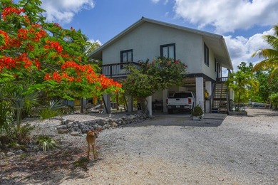 Excellent Investment Opportunity! Classic waterfront home in - photo 1