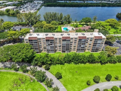 Welcome to your dream penthouse condo in the heart of Deerfield - photo 22