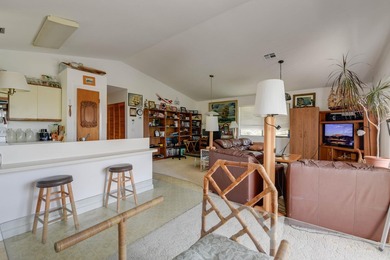 Excellent Investment Opportunity! Classic waterfront home in - photo 5